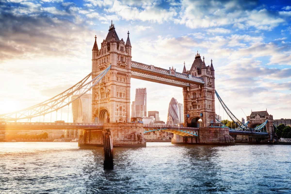 Tower Bridge, Londres, ao entardecer